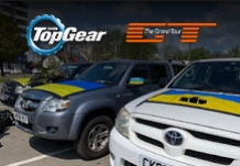 Легенда Top Gear Джеремі Кларксон купив та передав Україні партію пікапів