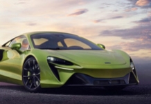 McLaren випустив 680-сильний суперкар без задньої передачі